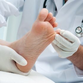 tìm hiểu bệnh móng chọc thịt
