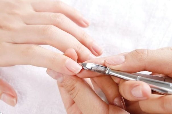 Cách lấy khóe móng tay an toàn đơn giản tại nhà
