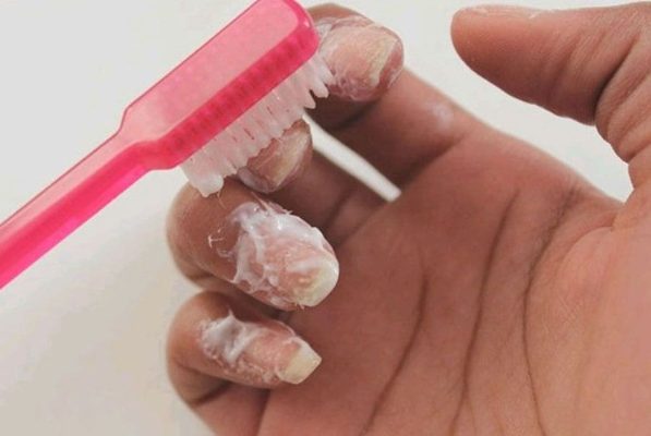 Cách dưỡng cứng móng tay tại nhà an toàn và hiệu quả