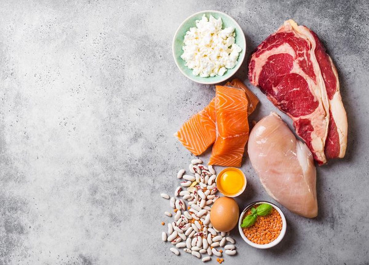 Duy trì chế độ ăn cân bằng là phương pháp tự nhiên giúp nuôi dưỡng móng chắc khỏe