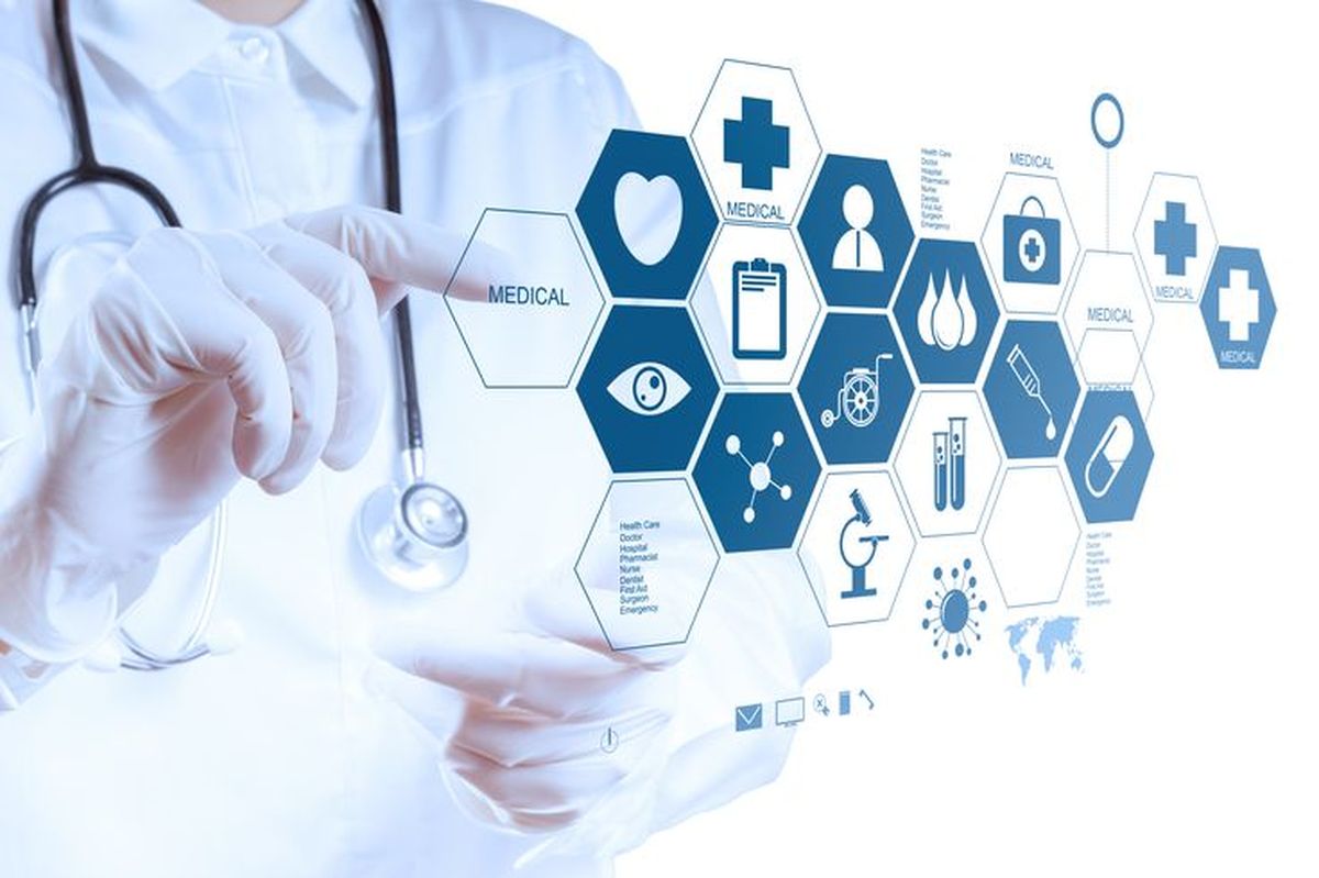 Nếu móng chân bị tách khỏi chân có dấu hiệu mủ, sưng viêm hoặc đau nhiều ngày không khỏi, bạn nên đến cơ sở y tế để được kiểm tra